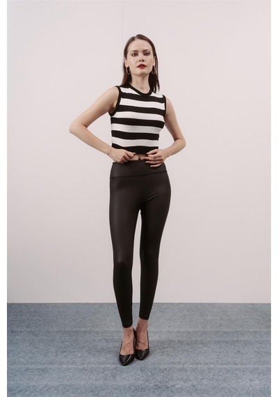 Livanomi Siyah Çizgili Crop Bluz - Siyah