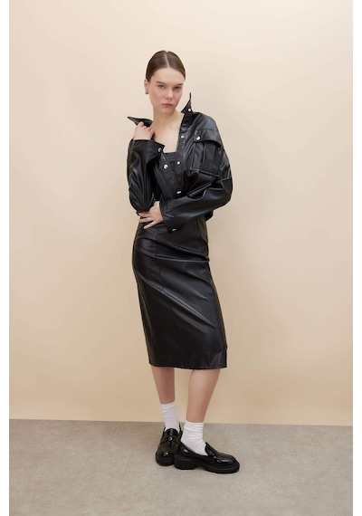 DeFacto Bodycon Vücudu Saran Straplez Basic Düz Yırtmaçlı Suni Deri Midi Elbise C2284AX24SPBK27