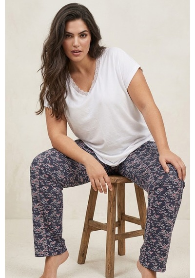 Siyah İnci Desenli Büyük Beden Battal Boy Viskon Örme Pijama Takım 26120974 Ekru Siyah İnci Desenli Büyük Beden Battal Boy Viskon Örme Pijama Takım 26120974 Ekru