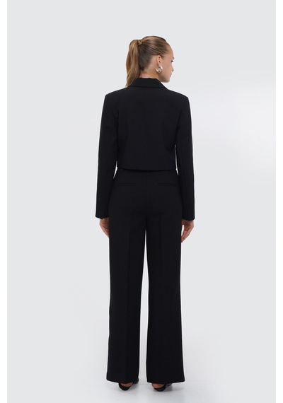 Thalure Kadın Siyah Düğmeli Slim Fit Crop Blazer