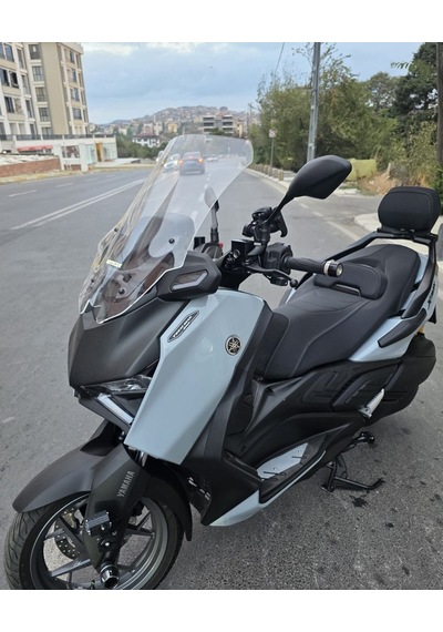Motocam Yamaha Xmax Techmax Ön Cam 2025-2026 Model 63cm Şeffaf Renkli 4mm Asansörlü