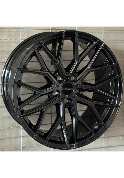 5 120 18 9.0 Et37 Ch72.6 Gloss Black Arceo Valencia