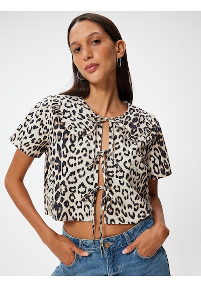 Koton Leopar Desenli Bluz Bebe Yaka Bağcık Detaylı Kısa Kollu Slim Fit Bej Desenli 5wal60115ıw Ekru