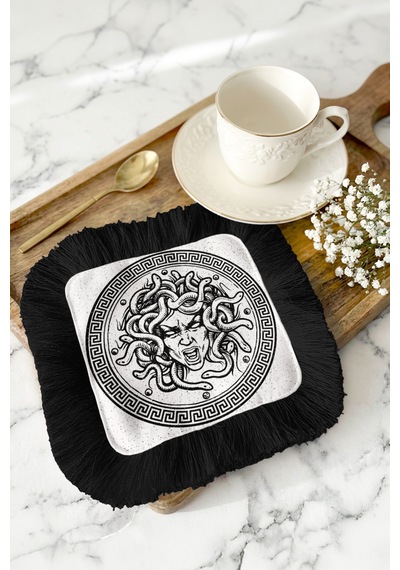 Mitolojik Medusa Desenli Püsküllü Sunum Peçetesi - Yunan Bohem Siyah Beyaz Bardak Altlığı Mendil Açık Gece Vizon Mitolojik Medusa Desenli Püsküllü Sunum Peçetesi - Yunan Bohem Siyah Beyaz Bardak Altlığı Mendil Açık Gece Vizon