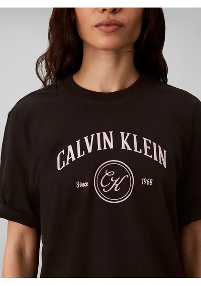 Calvin Klein Ss Relaxed Varsıty C, Ub1 Siyah Kadın T-shirt