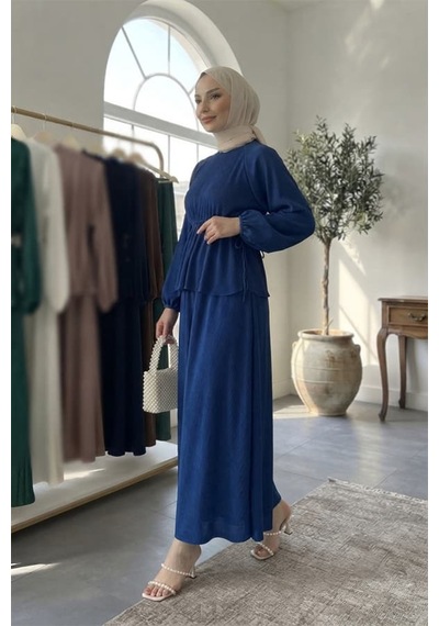 Maşuka Bürümcük Kumaş Bel Büzgülü Peplum Üst Ve Maksi Etekli Şık Ve Rahat Tesettür İkili Takım Mavi Mavi Maşuka Bürümcük Kumaş Bel Büzgülü Peplum Üst Ve Maksi Etekli Şık Ve Rahat Tesettür İkili Takım Mavi Mavi