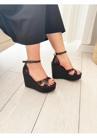 Asmi Shoes Kadın Çapraz Bantlı Kahverengi Kırışık Rugan Dolgu Topuklu 11cm Ayakkabı Rahat Yüksek Topuklu 700 Kahverengi Asmi Shoes Kadın Çapraz Bantlı Kahverengi Kırışık Rugan Dolgu Topuklu 11cm Ayakkabı Rahat Yüksek Topuklu 700 Kahverengi