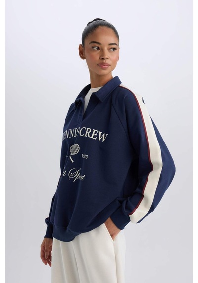 DeFactoFit Oversize Geniş Kalıp Polo Yaka Baskılı Sporcu Sweatshirt D7131AX25SPNV241