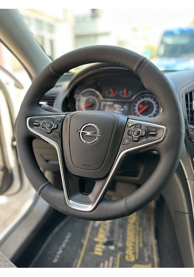 Opel Insignia Sport Araca Özel Direksiyon Kılıfı