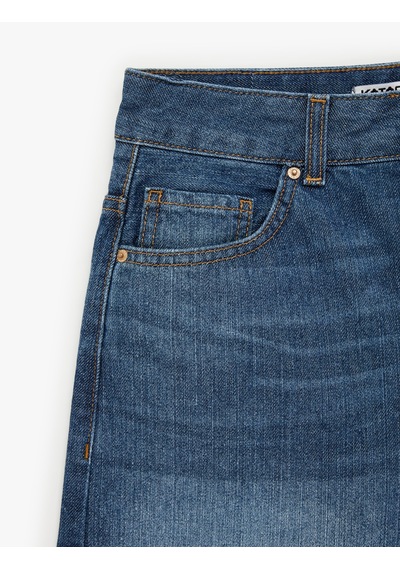 Koton Normal Bel Cepli Düğmeli Pamuklu Mini Denim Şort Orta İndigo 6sal40162md