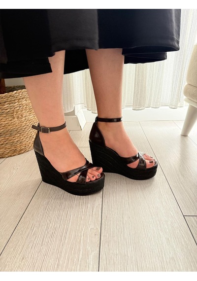 Asmi Shoes Kadın Çapraz Bantlı Kahverengi Kırışık Rugan Dolgu Topuklu 11cm Ayakkabı Rahat Yüksek Topuklu 700 Kahverengi Asmi Shoes Kadın Çapraz Bantlı Kahverengi Kırışık Rugan Dolgu Topuklu 11cm Ayakkabı Rahat Yüksek Topuklu 700 Kahverengi
