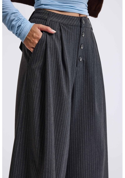 Kadın Antrasit Çizgili W6-45 Baggy Bermuda Şort Pantolon