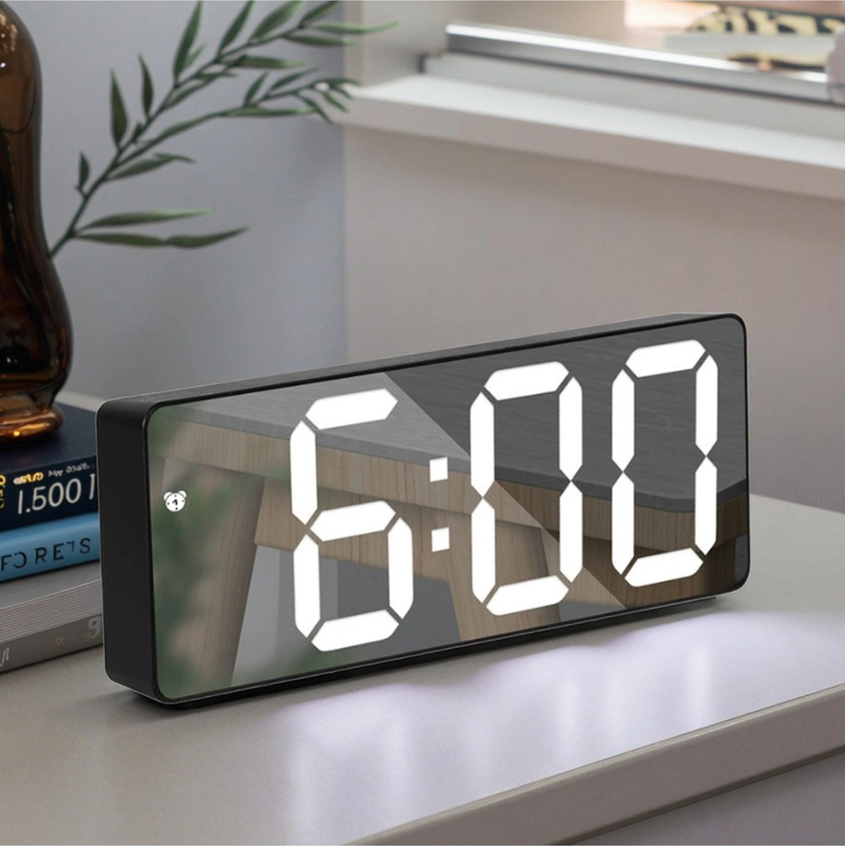 Dijital Masa Saati Alarm Erteleme, Gece Modu Ve Ses Kontrollü Akıllı Led Saat Siyah