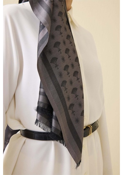 Imannoor Karanfil Monogram Koyu Gri İpek Şal 68x200 Gri