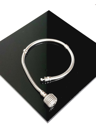 Gümüş Işıltılı Silindir Klipsli Charm Tasıyıcı Kadın Bileklik