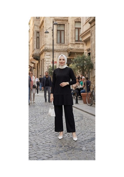 Maşuka Rahat Kesim Pileli Tunik Ve Pantolon , Şık Tesettür Kombin - Siyah Sandy Kumaş İkili Takım Siyah Siyah Maşuka Rahat Kesim Pileli Tunik Ve Pantolon , Şık Tesettür Kombin - Siyah Sandy Kumaş İkili Takım Siyah Siyah