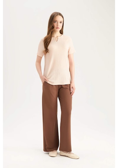 DeFacto Regular Fit Apaş Yaka Basic Düz Bürümcük Kısa Kollu Tişört E0325AX25SPPN70