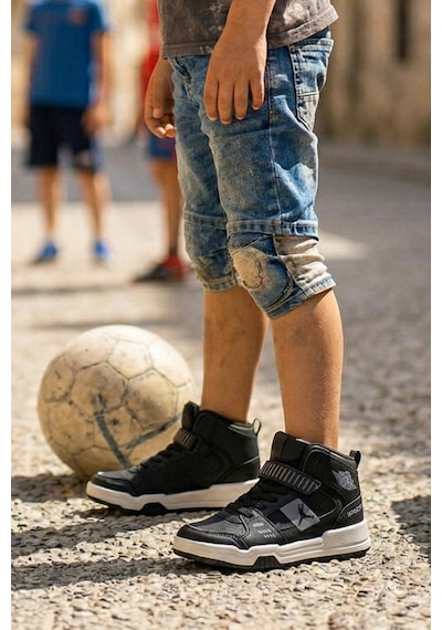 In Step Seviya Siyah Cırtcırtlı Çocuk Bot Tipi Spor Ayakkabı - Okul Ve Sokak Modası