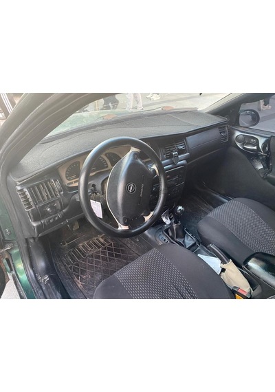 Opel Vectra B Modellerine Uygun Torpido Koruma Halısı Siyah Kenar Renk Siyah