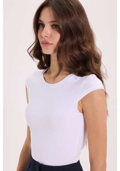 Tudors Kadın Slim Fit Dar Kesim Pamuklu Likralı Bisiklet Yaka Ay Kol Beyaz Tişört-51120