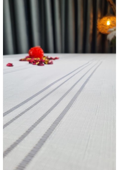 Corvver Dertsiz Masa Örtüsü 155x220 Krem Krem