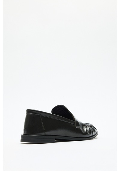 Lutvelizade Loafer 2517 Klasik Deri Görünümlü Oval Burun Siyah Kadın Loafer