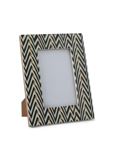 Yargıcı Çizgi Desenli Dikdörtgen Çerçeve 16x21 Cm 26knha1041m St