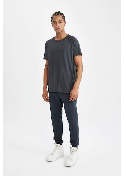 DeFactoFit Standart Fit Bisiklet Yaka Sporcu Kısa Kollu Tişört C9182AX24AUAR231 DeFactoFit Standart Fit Bisiklet Yaka Sporcu Kısa Kollu Tişört C9182AX24AUAR231