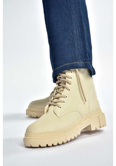 Fox Shoes V973192401 Bej Nubuk Kalın Tabanlı Postal Bot Bej-nubuk