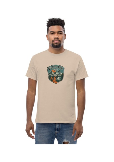 Wildstyle Uzaklara Git Renkli Vintage Dağ Doğa Macera Rozet Baskılı Unisex Bisiklet Yaka Pamuklu Tişört Camel
