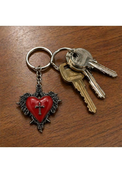 Gotik Kalp Anahtarlık Kırmızı Metal Haç Detaylı Unisex Aksesuar