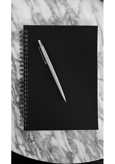 Spiralli Defter, Siyah Kapaklı, A5 Boyutunda 15x21 Cm , 100 Yaprak Çizgisiz
