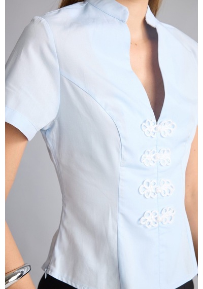 Defacto %100 Pamuk Fitted Hakim Yaka Çiçek Aplikeli Kısa Kollu Poplin Bluz I7460ax26hsbe250 Mavi-be250