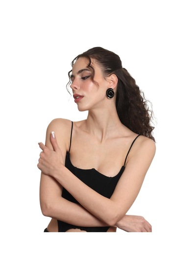 Kadın Gümüş Renk Lak Kaplama Çivili Model Siyah Mineli Küpe Siyah
