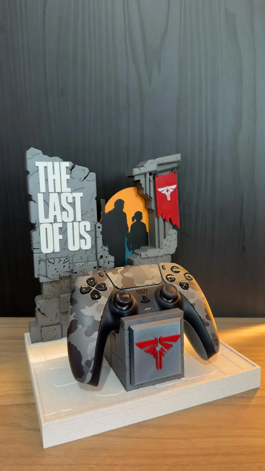 The Last Of Us Temalı Ps5 Oyun Kolu Standı Ve Masaüstü Aksesuarı 1 Adet