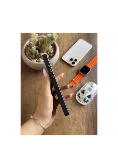 İphone 14 Pro Max Uyumlu Karbon Desenli Standlı Ve Magsafe Uyumlu Kılıf Soocase700