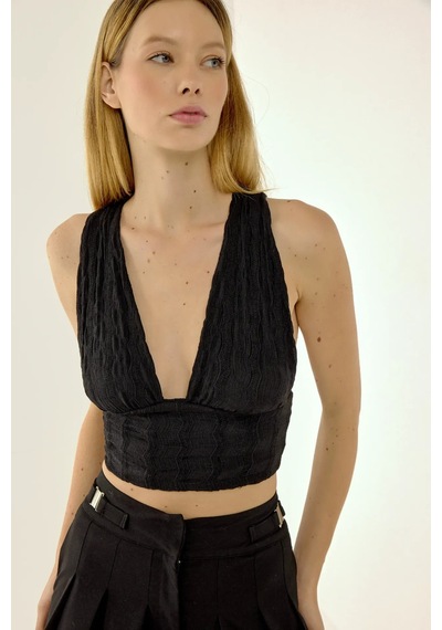 Hiccup V Yaka Çapraz Sırt Detaylı Crop Top Siyah