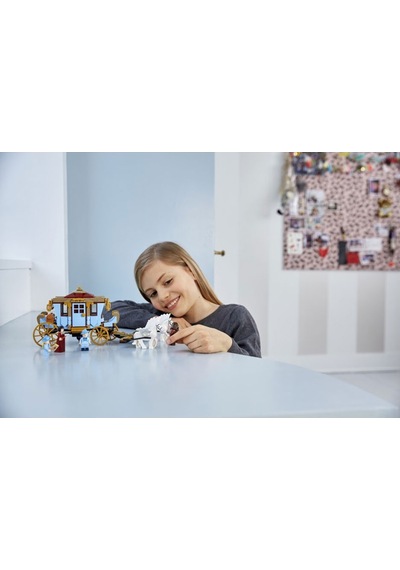 LEGO Harry Potter 75958 Beauxbatons Arabası Hogwarts'a Varış 430 Parça