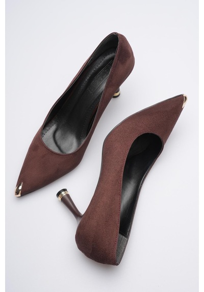 Esatsani Kahverengi Süet Sivri Burun 8 Cm Topuklu Gold Burunluk Detaylı More Stiletto Kadın Ayakkabı Kahverengi Süet Esatsani Kahverengi Süet Sivri Burun 8 Cm Topuklu Gold Burunluk Detaylı More Stiletto Kadın Ayakkabı Kahverengi Süet