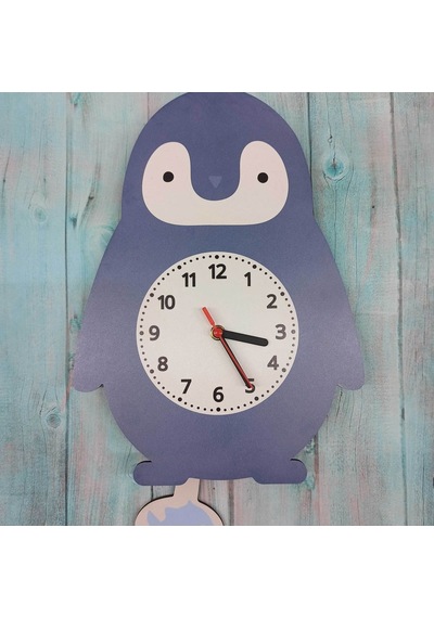 Sallanan Sarkaçlı Penguen Desenli Çocuk Odası Duvar Saati Çok Renkli