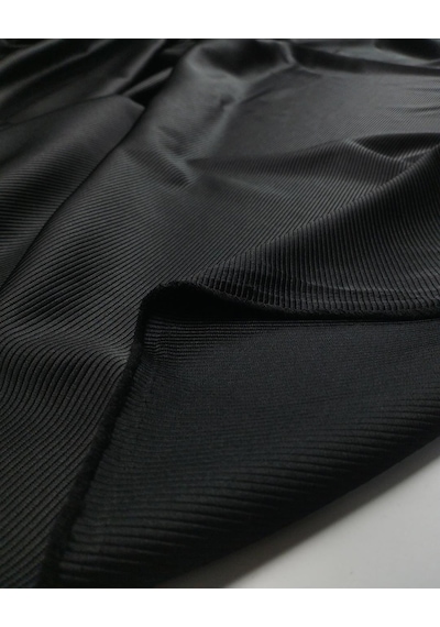 Siyah Renkte Tafta Benzeri Kumaş En: 140 Cm-10470 Siyah