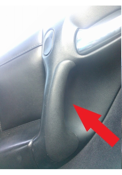Opel Vectra B Ön Sol Kapi Tutamak Plastigi 422516792