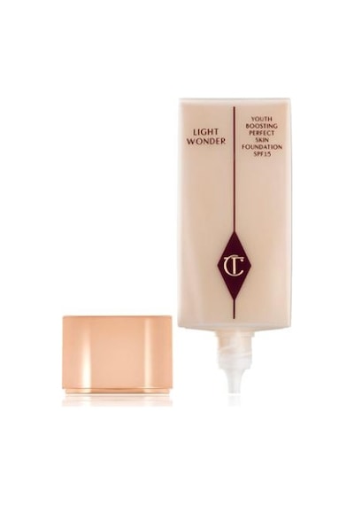 Charlotte Tilbury Light Wonder Fondöten 2 Fair