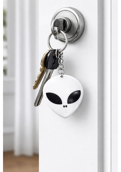 Beyaz Uzaylı Figürlü Siyah Göz Detaylı Metal Unisex Anahtarlık