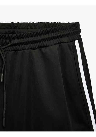 Koton Cepli Biyeli Beli Bağcıklı Spor Şort Siyah 6sam40131nk