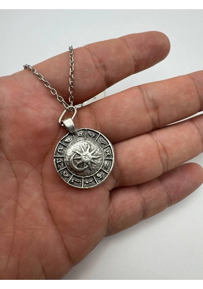 Güneş Ve Ay Figürlü 12 Burç Unisex Kolye Astroloji Ve Mistik Tasarım Çok renkli