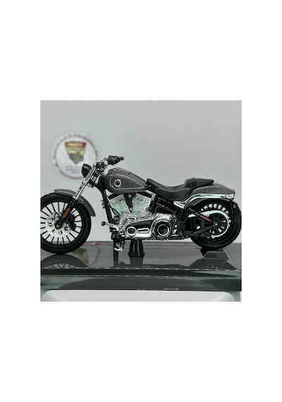 Harley Davidson Softail Breakout 1:18 Diecast Maket Motor