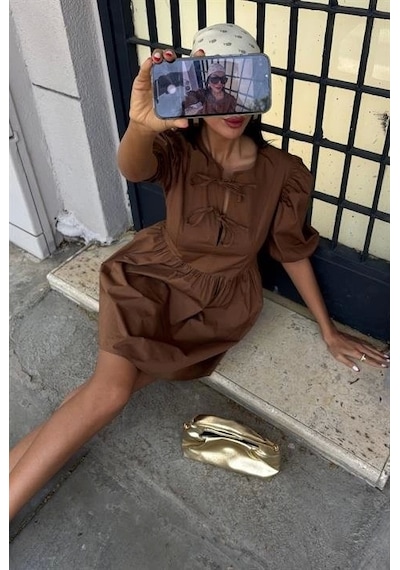 Defymoda Önü Fiyonk Bağlamalı Ve Balon Kollu Elbise 2893 Kahverengi