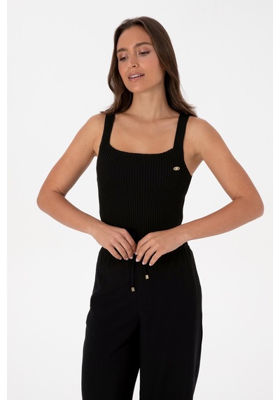 U.S. Polo Assn. Kadın Siyah Kare Yaka Kazak 50314626-VR046