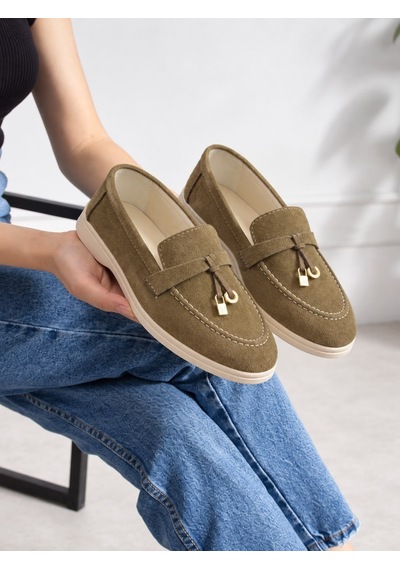 Dabab Shoes Lupy Kadın Haki Süet Loafer Ayakkabı Gold Aksesuarlı Ortopedik Rahat Taban Casual Babet Dabab Shoes Lupy Kadın Haki Süet Loafer Ayakkabı Gold Aksesuarlı Ortopedik Rahat Taban Casual Babet